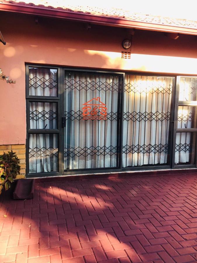 Forever Comfy Bed Bed and Breakfast Vanderbijlpark Εξωτερικό φωτογραφία